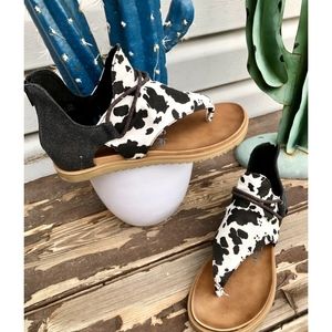 Very G cowprint sandals
